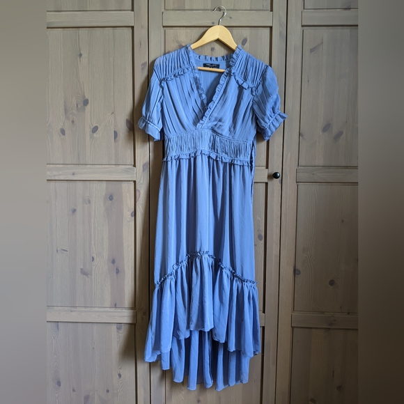 Feminine blue flowy dress - Picture 2 of 14